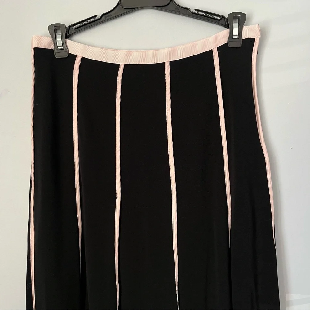 City DKNY Pleated Pale Pink Striped Knee Length Midi Skirt Size 4 2013 Exclusive